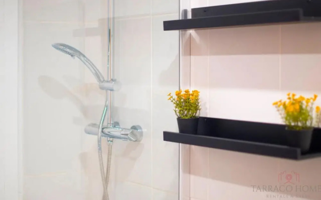 Th08 Apartamento Moderno con Patio Privado
