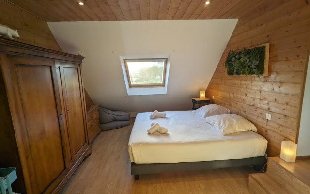 Pretty Family House Near the Beach