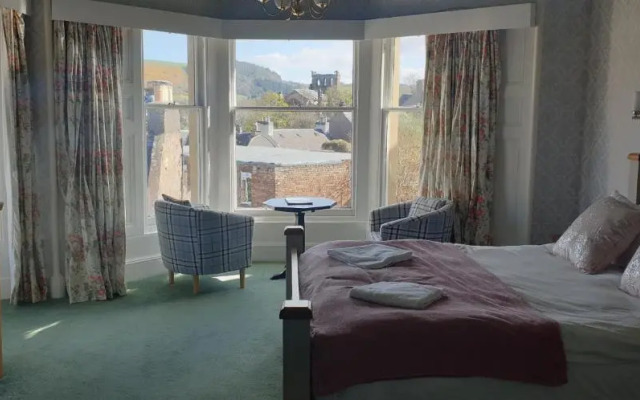 George and Abbotsford Hotel