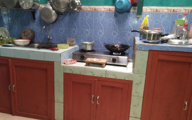 Sutrisno Homestay - Hostel