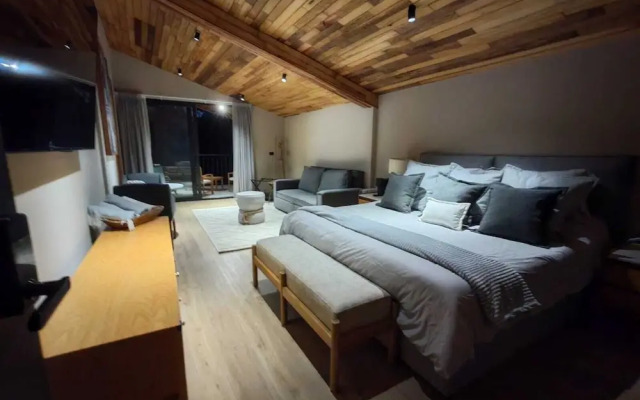 Serenzzo Hotel & Cuisine