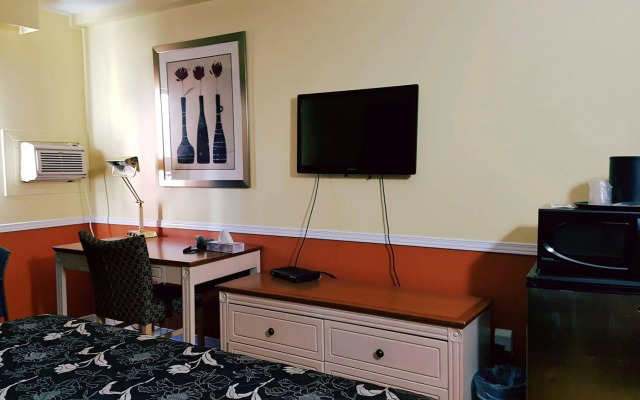 Budget Inn 2000