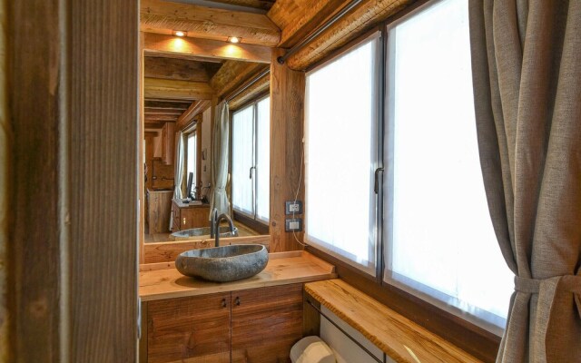 Amazing Apartment in Ovaro With 1 Bedrooms and Wifi