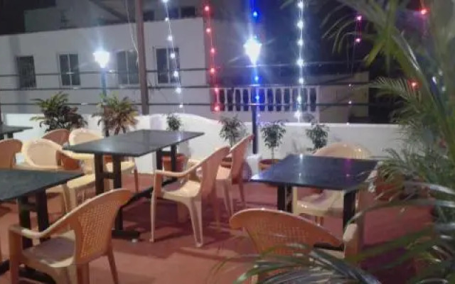 M J Guest House