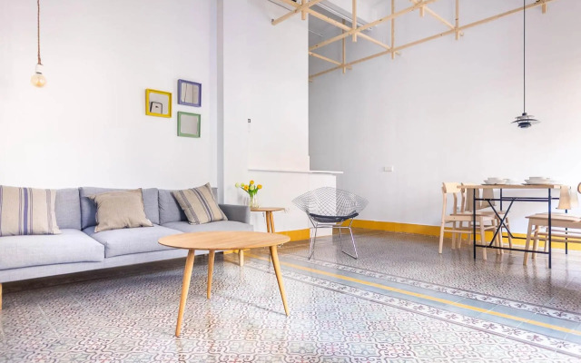 Pop Art , Sunny Apartment near Santa Cruz