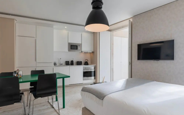 Carmo 43 by LovelyStay