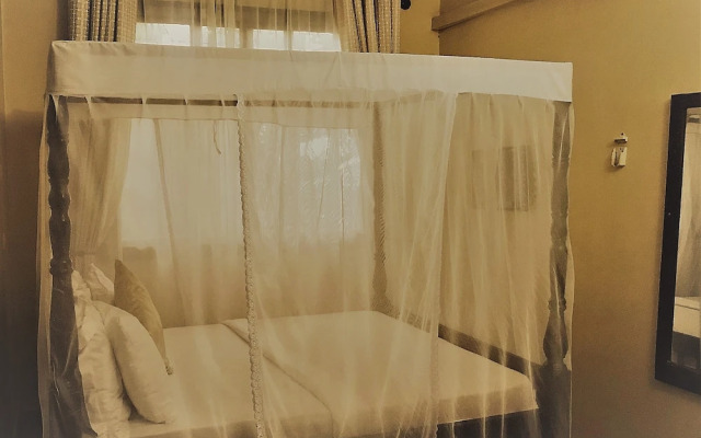 Triniti Airport Hotel