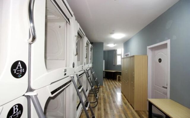 Meet Fish International Youth Hostel