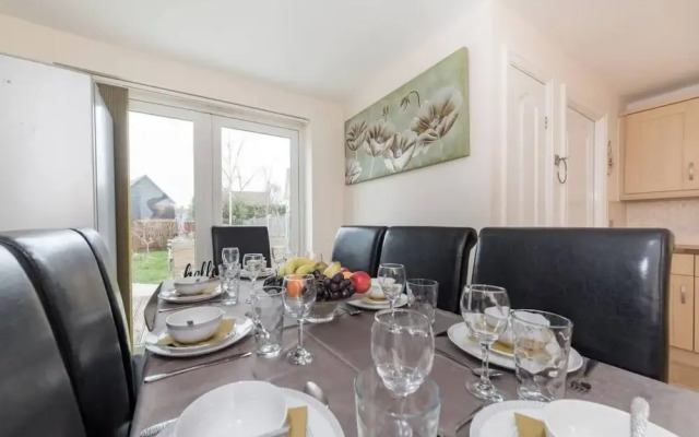 Large 5BR Home in Bedford Ideal for big Groups