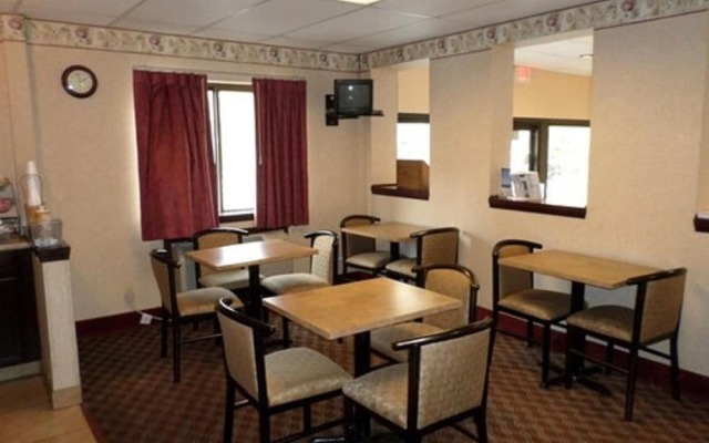 Travelodge Cleveland Lakewood
