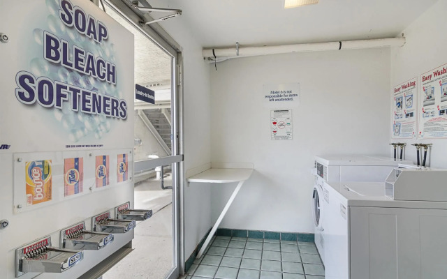 Motel 6 Topeka Northwest