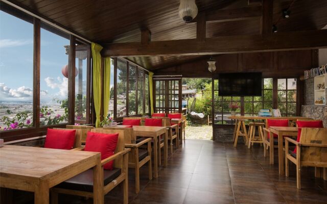 Blossom Hill Inn Lijiang