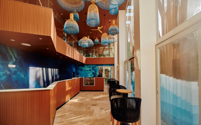 Stone Beach Club, Dhiffushi