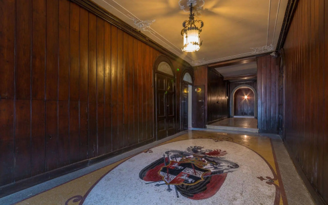 Friendly Venice Suites