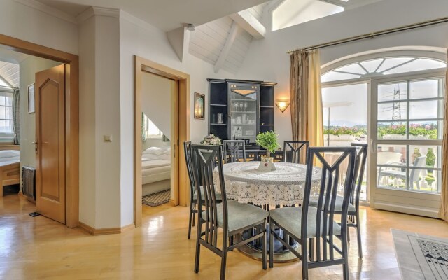 Plush Apartment in St. Kanzian am Klopeinersee with Sauna