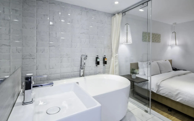 SSBHotel - Shin Sei Bashi