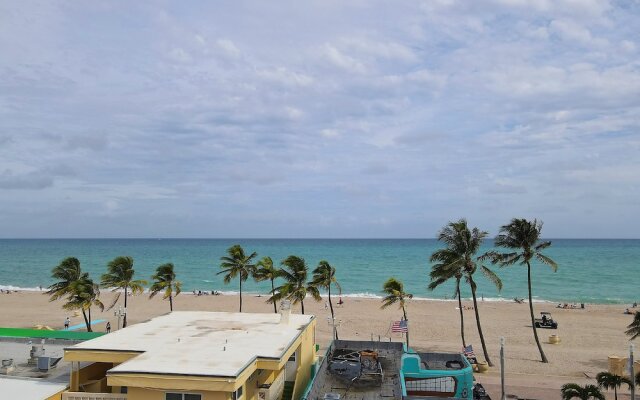 Tropic Isle Hotel and Apartment