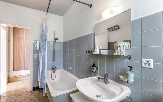 Peace Over the Lake Room 1