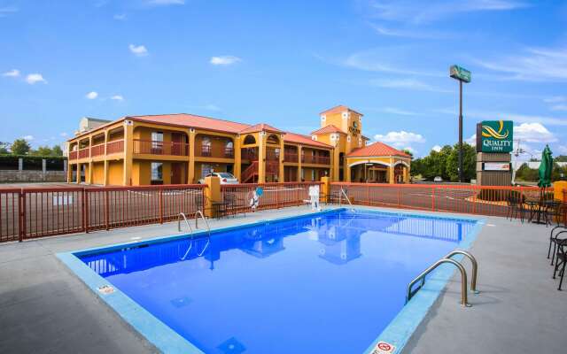 Quality Inn White House