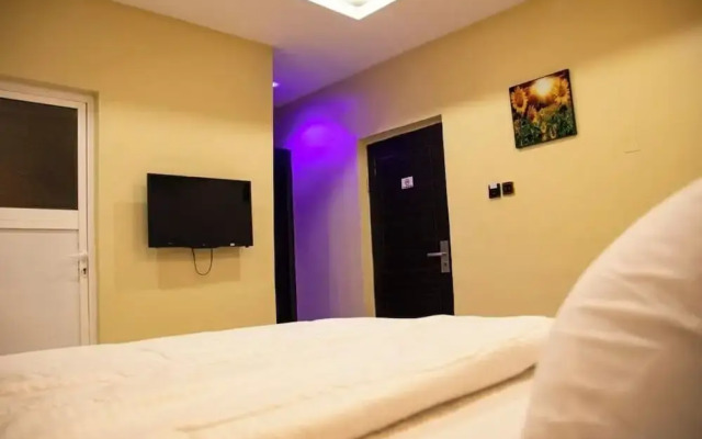 Binos Inn Hotel and Suites
