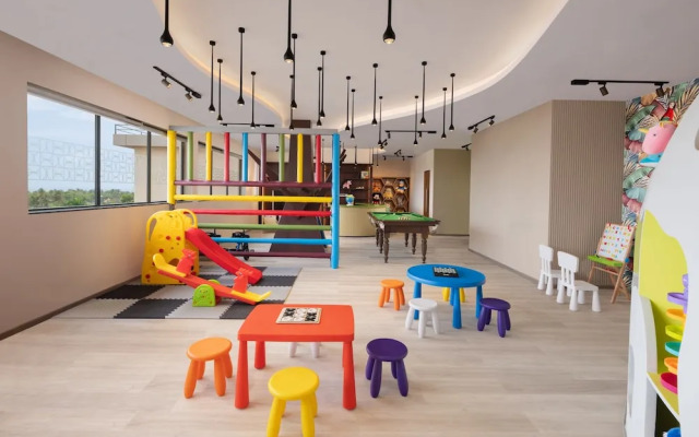 Courtyard By Marriott Goa Colva