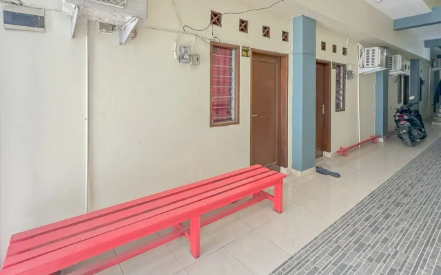 Urbanview Hotel Maharani Garut