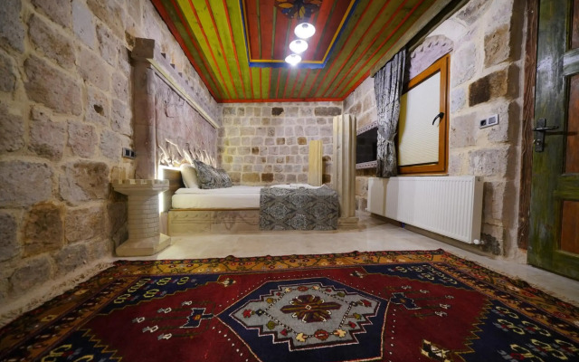 Kayatas Hotel