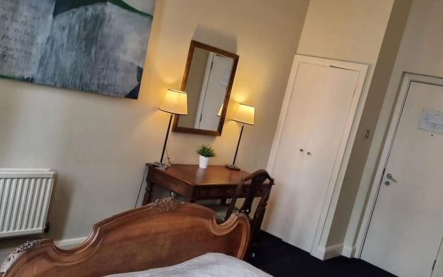 The Racquet Club Hotel