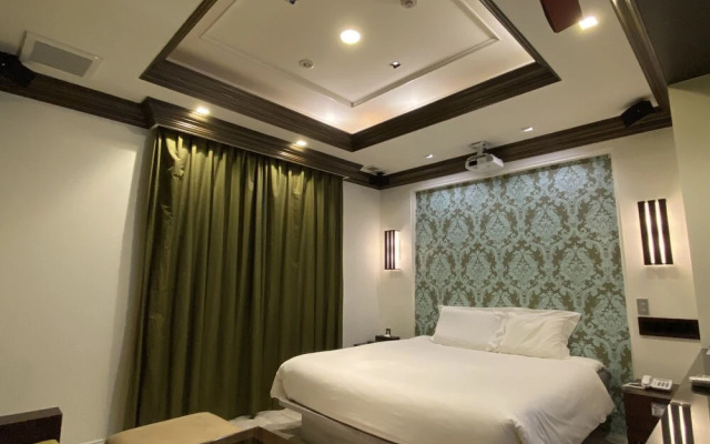 HOTEL OASIS - Adults Only