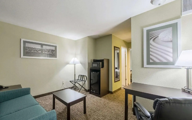 Quality Inn & Suites Hotel Muncie