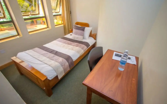 Crown Suites Hotel