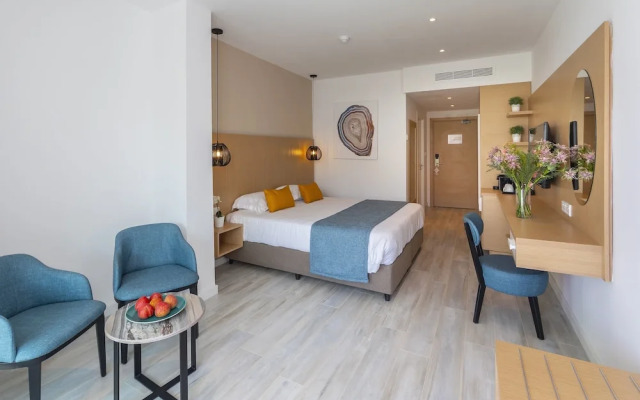 Leonardo Crystal Cove Hotel & Spa by the sea