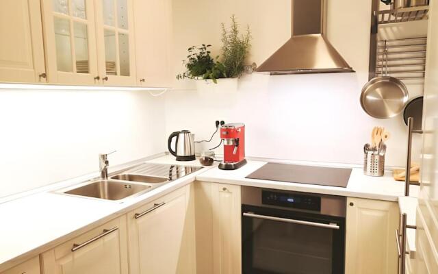 Izzy - 5 min walk from the main square