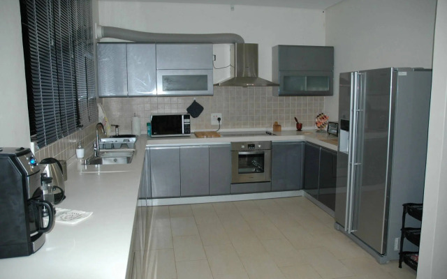 Roma Place