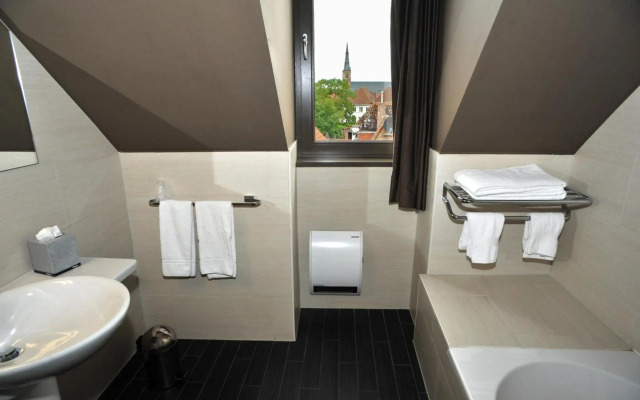 Flanders Hotel