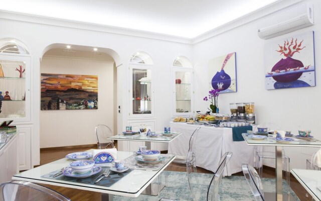 Isa Guest Rooms