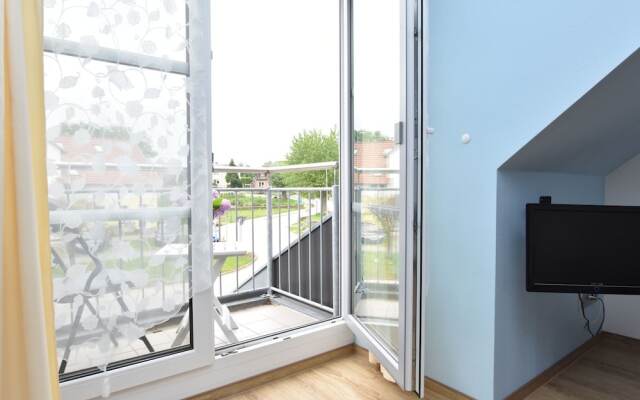 Splendid Apartment in Pepelow near Sea