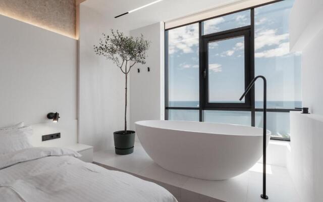 Sea and Sky Apartment