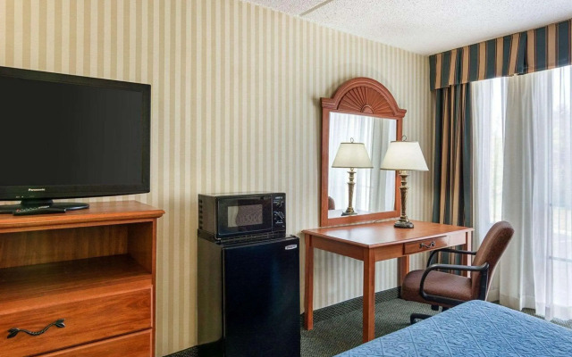 Rodeway Inn Joint Base Andrews Area