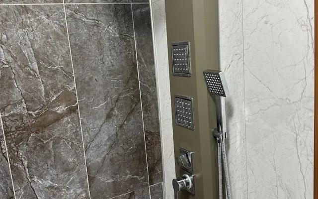 Dolphin Boutique Hotel & Restaurant