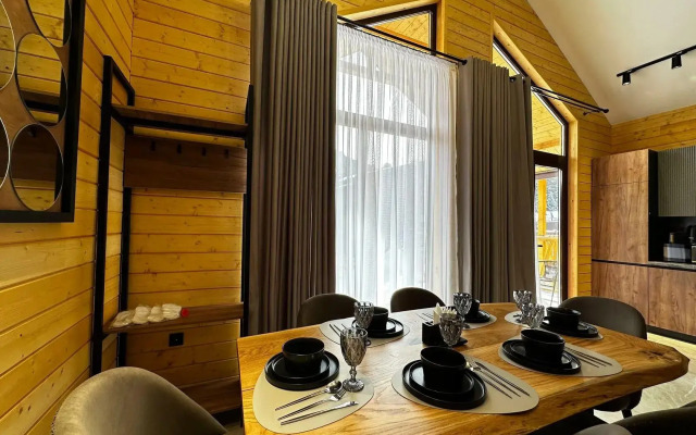 River & House (Ривер Хаус)