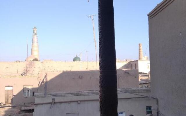 Guest House Art Postindoz