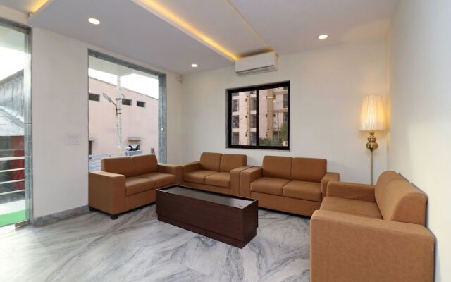 OYO 12143 Hotel SKD