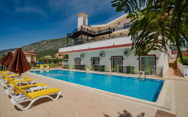 Sunshine Holiday Resort
