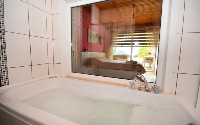 Villa Bengu by Helaltatilvillari