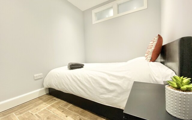Premium 4 bed Apartment, West End of Glasgow