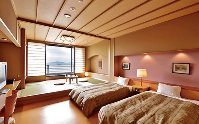 Tenku Kaiyu no Yado Suehiro