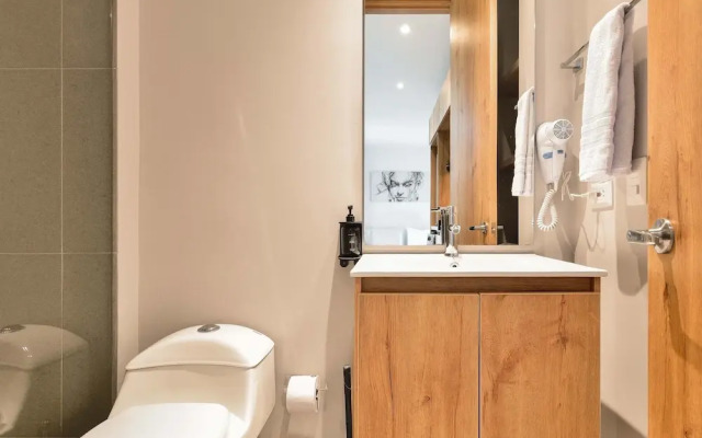 w Enchanting Loft w Balcony in El Nogal