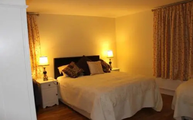 The Twelve Oaks