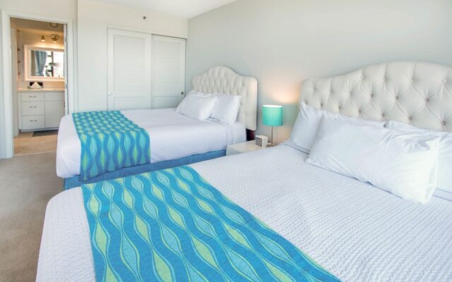Waikiki Banyan - Ocean View Tower 1 Suite 3209
